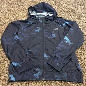 Men’s Oakley windbreaker jacket. Size medium *